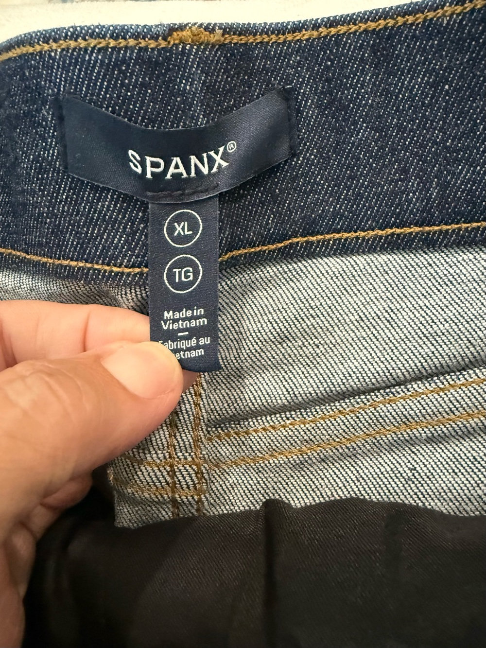 SPANX Pull On Blue Jeans Womens Size XL Dark Wash Bootcut Leg E09 - Picture 2 of 5